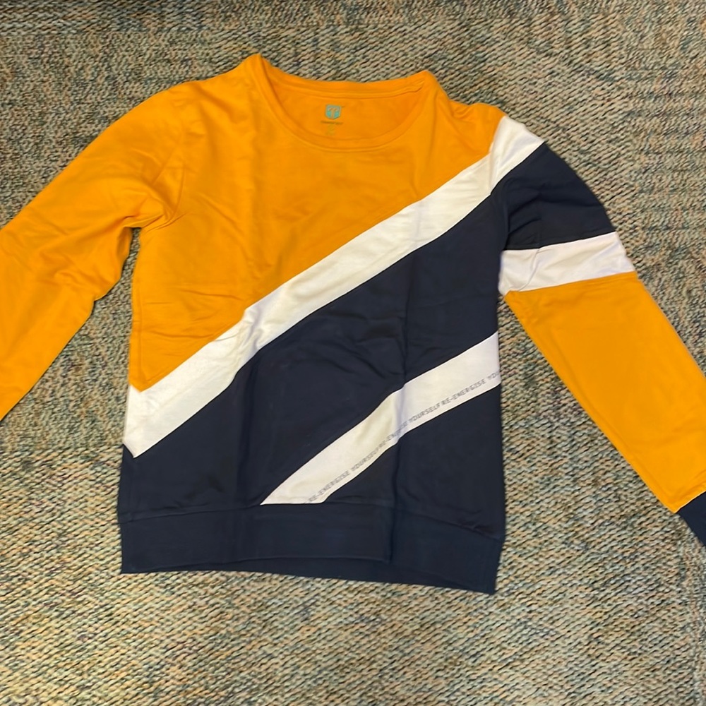 Full sleeve top